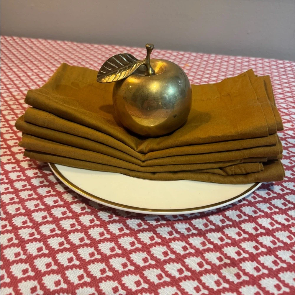 Crate and Barrel set of 6 Gold Ravenna napkins 20x20